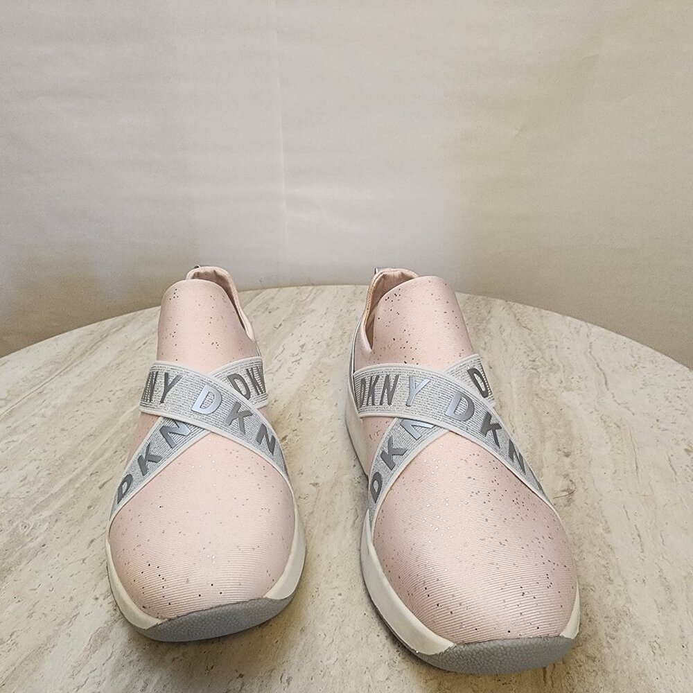 DKNY Girls Maddie Stretch Fitness Lifestyle Athletic and Training Shoes
